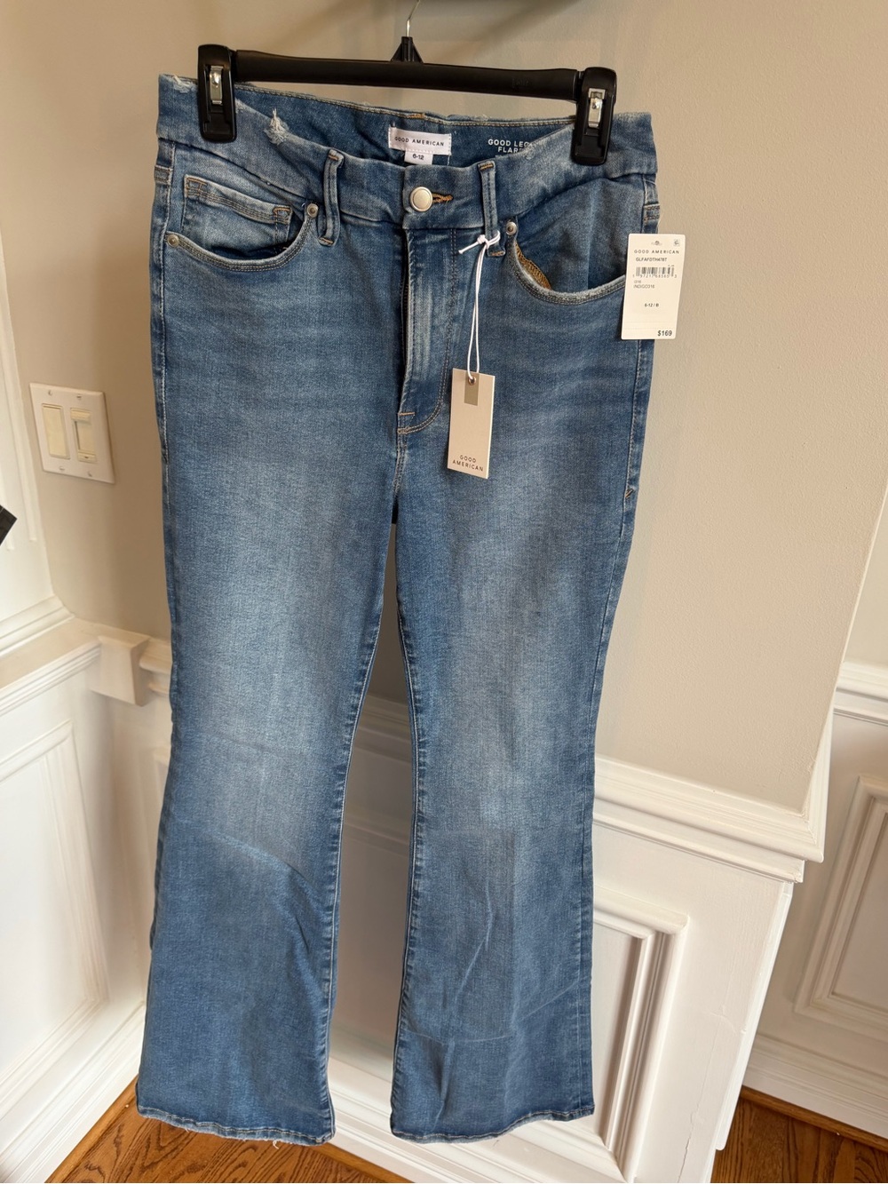 NWT Good American Always Fits Good Legs Flare Jeans